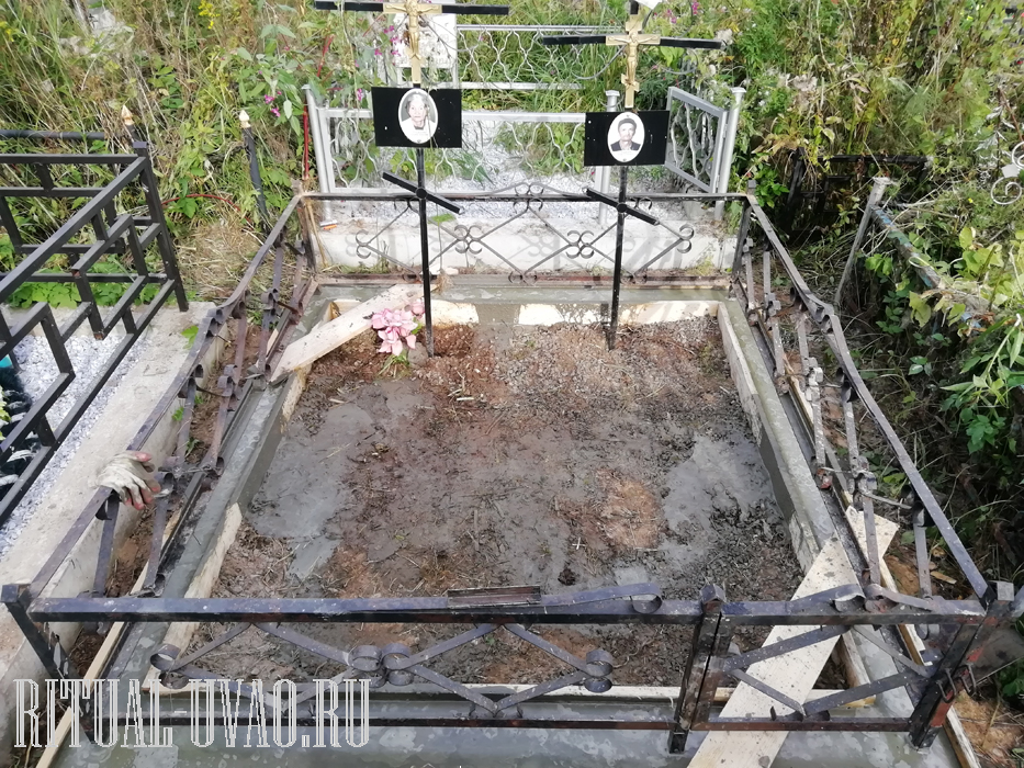 Как сделать фундамент под памятник на кладбище?